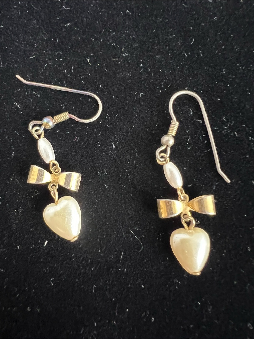 Pearl Heart & Bow Dangle Earrings